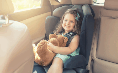 Ni un niño en un coche al sol