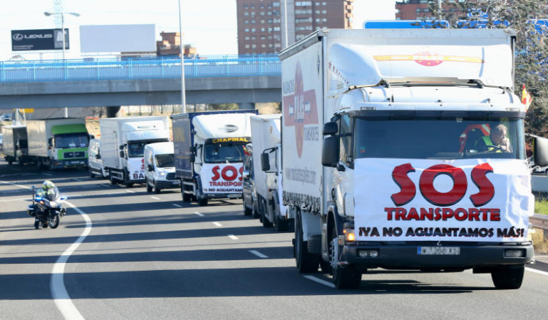 El transporte inicia una huelga ante la grave e inasumible subida del diésel