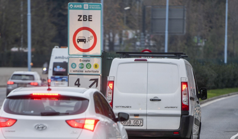 ¿Cómo afecta a los conductores la anulación de la ZBE de Barcelona?