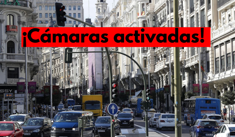 Activados los semáforos que multan a los coches sin etiqueta en Madrid